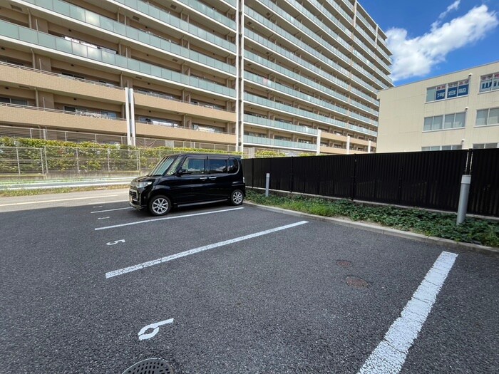 フェリ－チャ　アイオイの駐車場