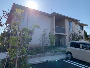 ロジェ鶴が沢B棟外観写真
