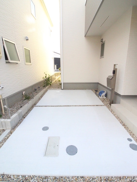 物件外観写真6　(駐車場)