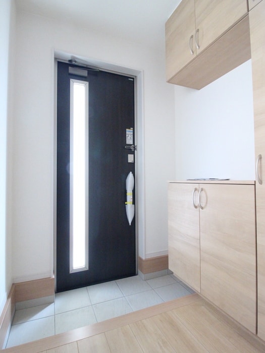 物件内観写真16　(玄関)