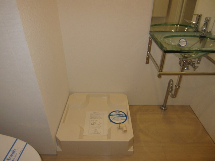 物件内観写真11　(洗濯機置場)