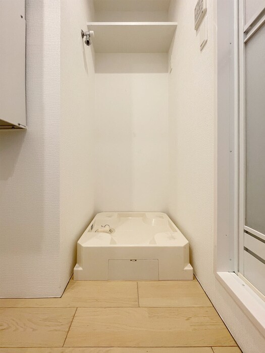 物件内観写真16　(洗濯機置場)