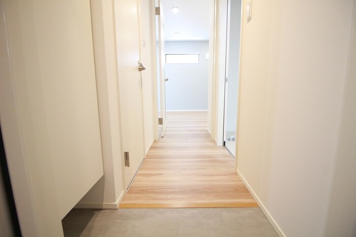 物件内観写真18　(廊下)