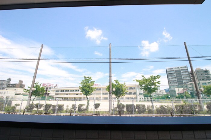 物件内観写真20　(室内からの展望)