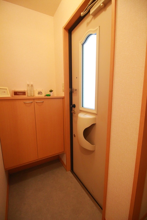 物件内観写真16　(玄関)
