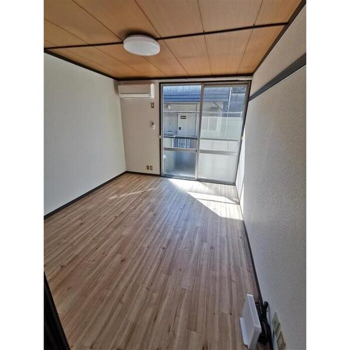 物件内観写真4　(居室)