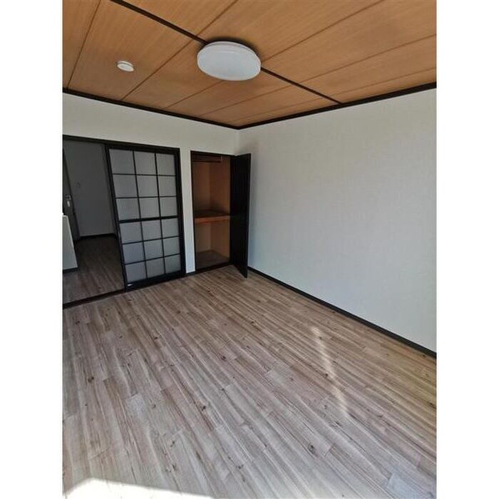 物件内観写真5　(居室)