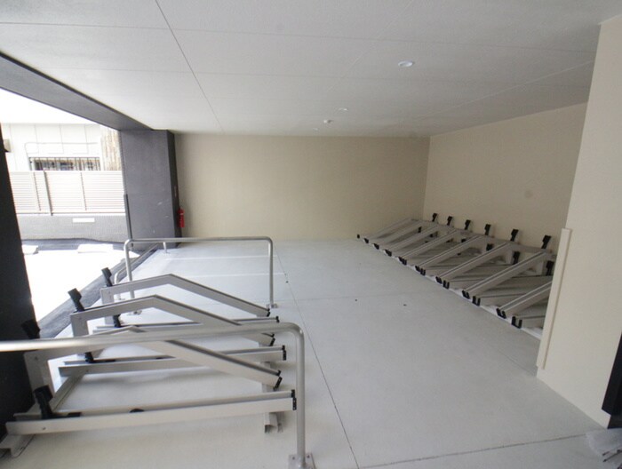 物件外観写真5　(駐輪場)