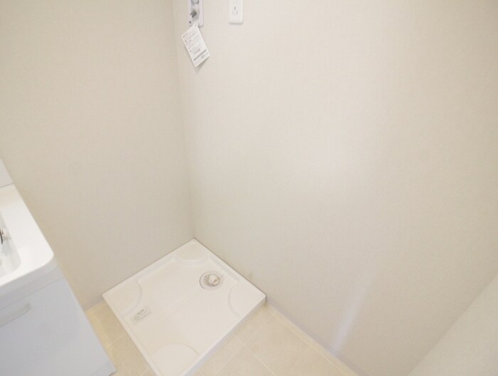 物件内観写真18　(洗濯機置場)