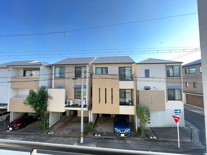 物件内観写真15　(玄関)