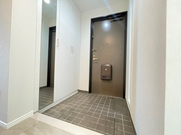 物件内観写真21　(玄関)