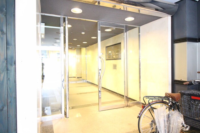 物件外観写真5　(エントランス部分)