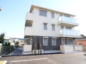 メゾン長栄外観写真