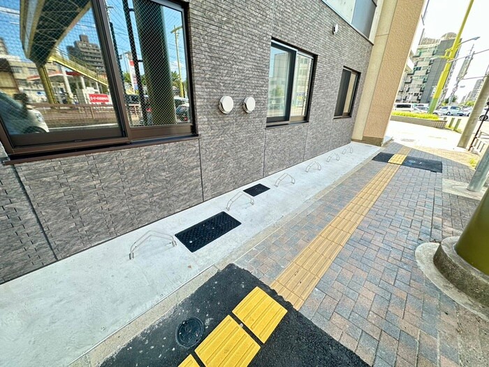 物件外観写真3　(駐輪場)