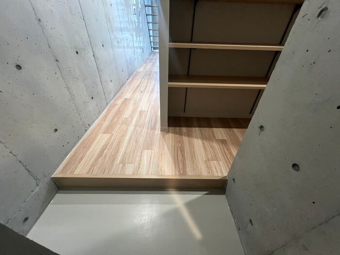 物件内観写真18　(玄関)