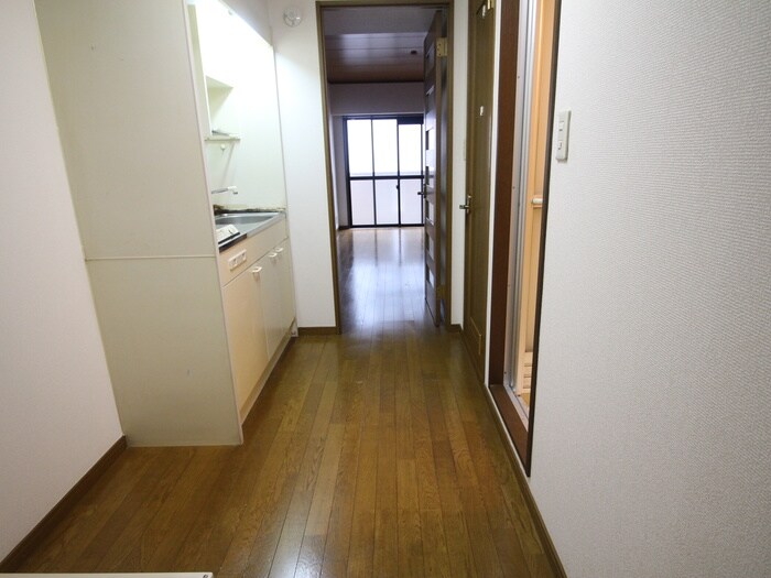 物件内観写真18　(玄関)