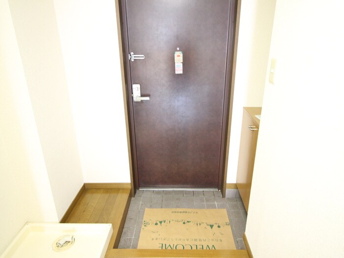 物件内観写真21　(玄関)