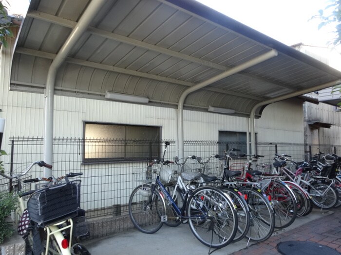 物件外観写真6　(駐輪場)