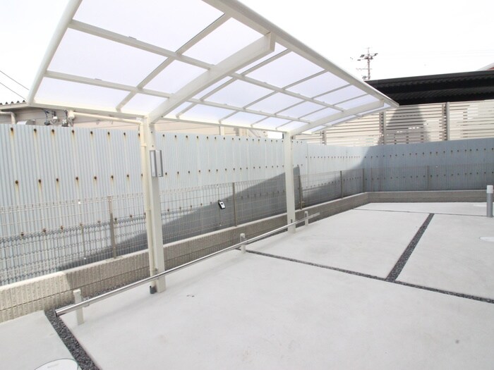 物件外観写真5　(駐輪場)