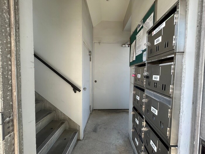 物件外観写真2　(エントランス部分)