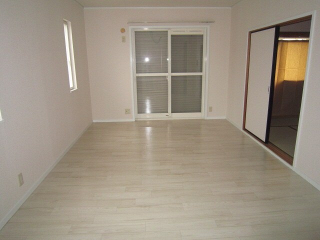 物件内観写真4　(居室)