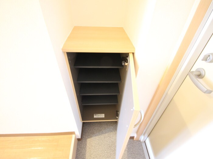 物件内観写真8　(靴箱)