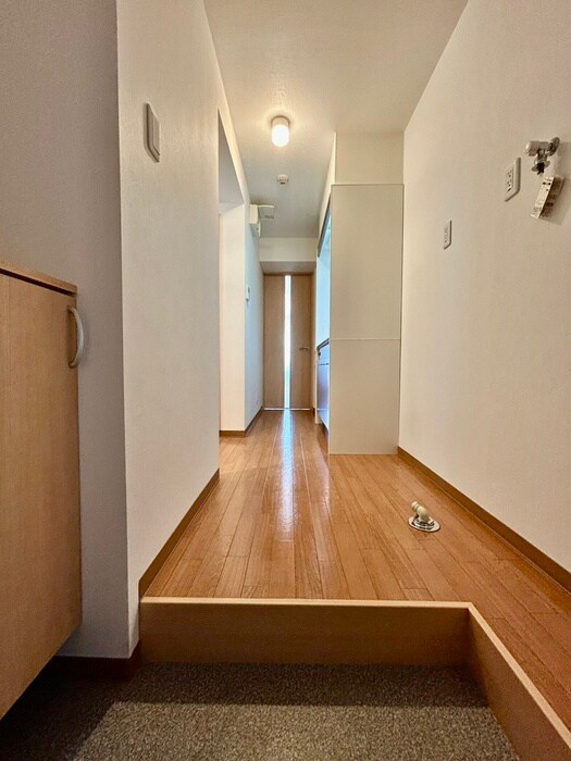 物件内観写真16　(玄関)