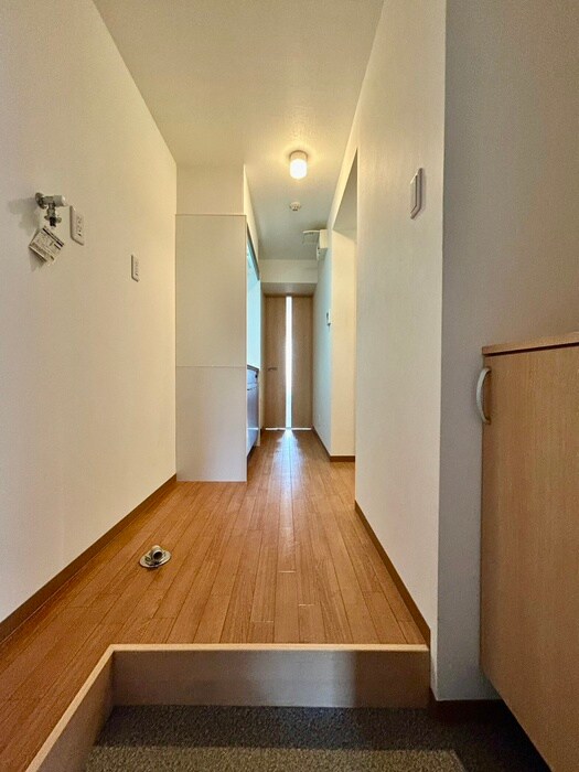 物件内観写真16　(玄関)