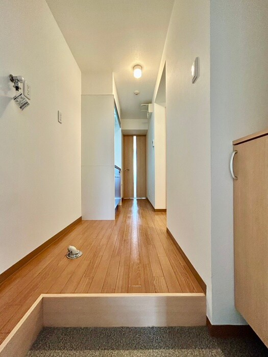 物件内観写真16　(玄関)