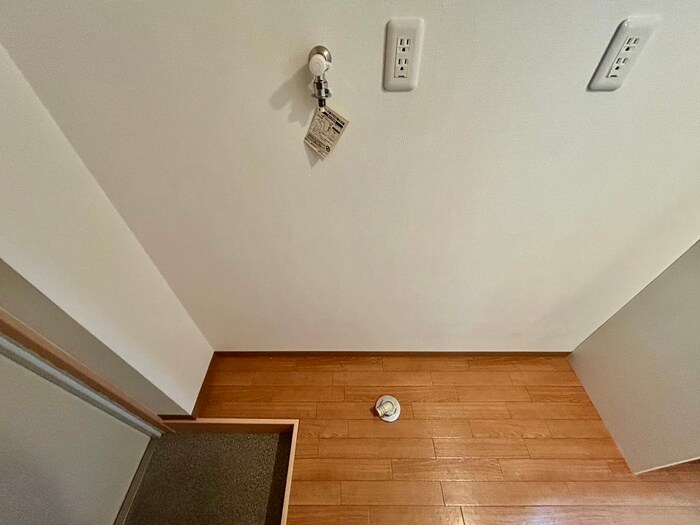 物件内観写真18　(洗濯機置場)