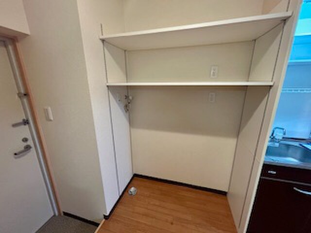 物件内観写真18　(洗濯機置場)