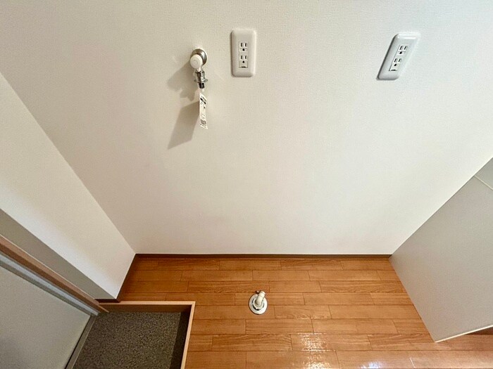 物件内観写真18　(洗濯機置場)