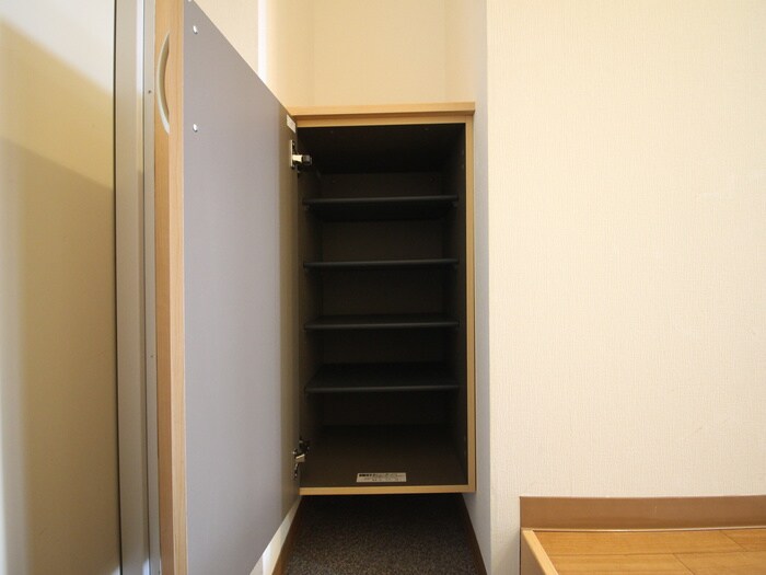 物件内観写真19　(靴箱)