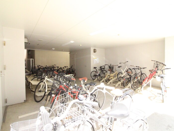 物件外観写真5　(駐輪場)