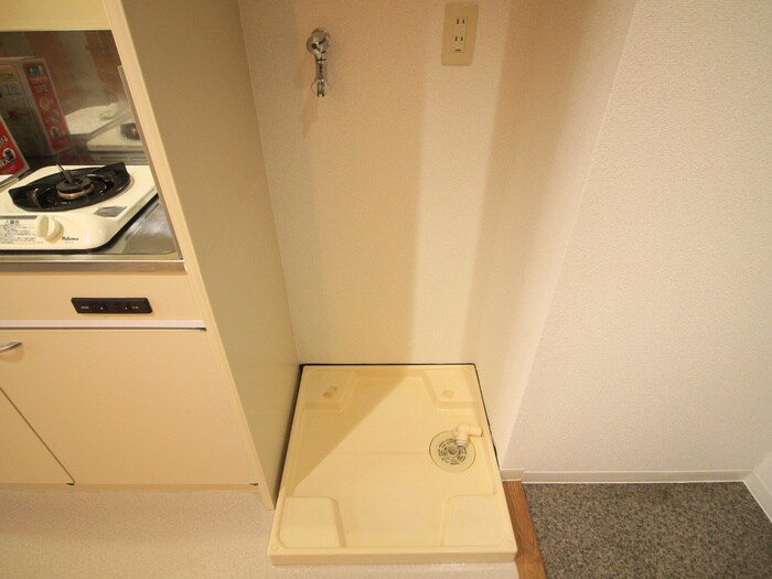 物件内観写真12　(洗濯機置場)