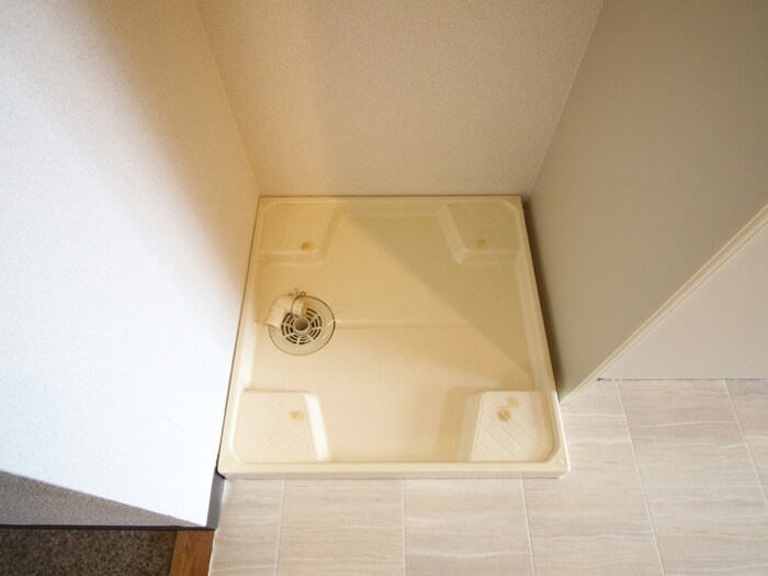 物件内観写真13　(洗濯機置場)