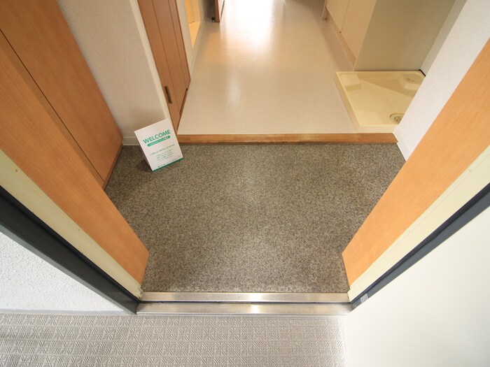 物件内観写真14　(玄関)