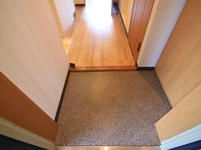 物件内観写真14　(玄関)