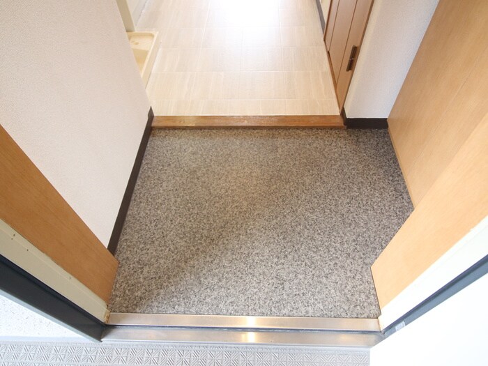 物件内観写真15　(玄関)