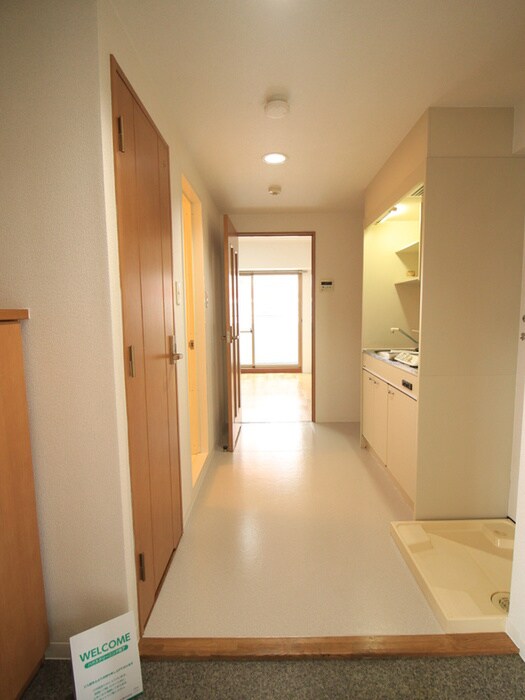 物件内観写真16　(廊下)