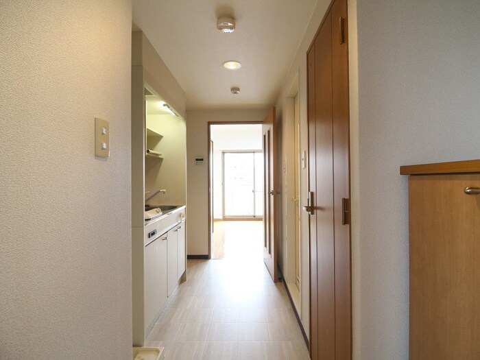 物件内観写真16　(廊下)