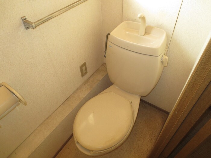 物件内観写真8　(トイレ)