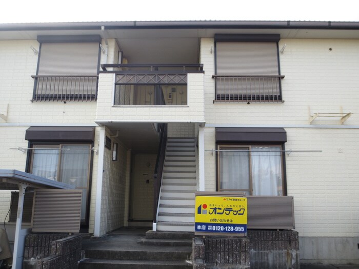 物件外観写真5　(エントランス部分)