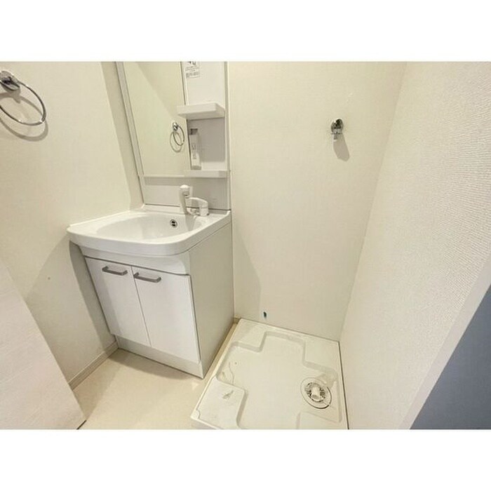 物件内観写真8　(洗濯機置場)