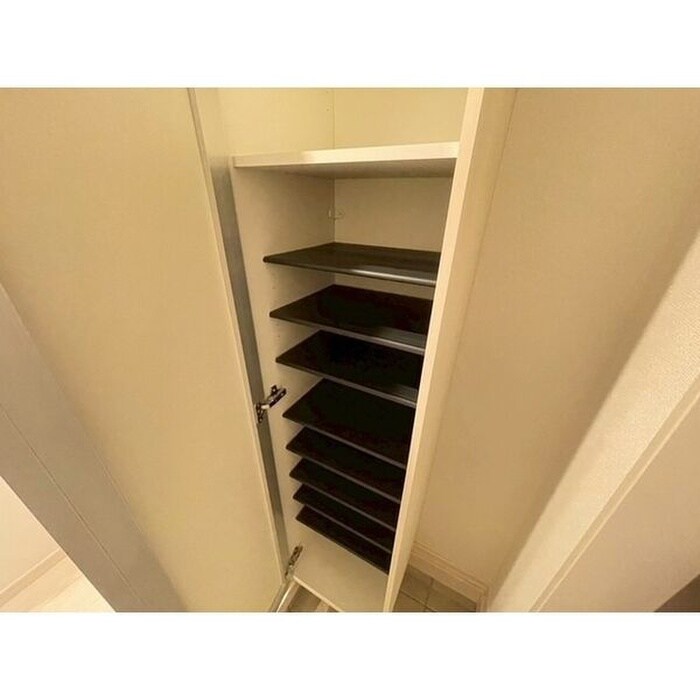 物件内観写真9　(靴箱)