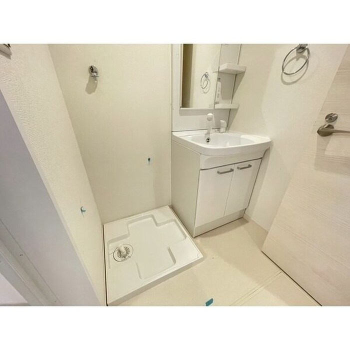 物件内観写真9　(洗濯機置場)