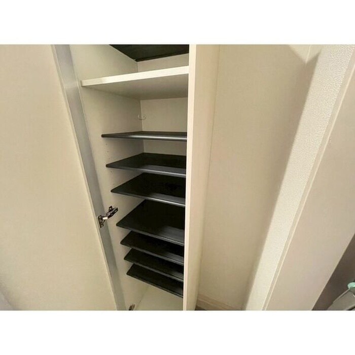 物件内観写真13　(靴箱)