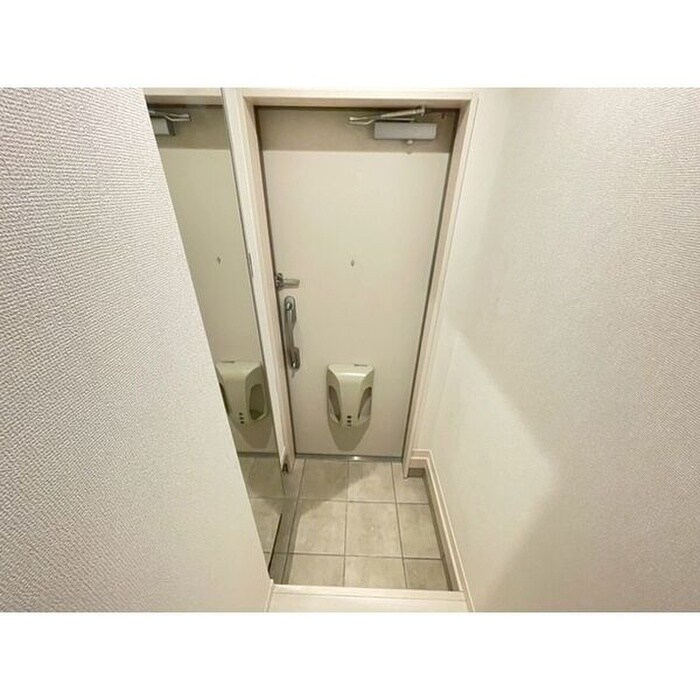 物件内観写真14　(玄関)