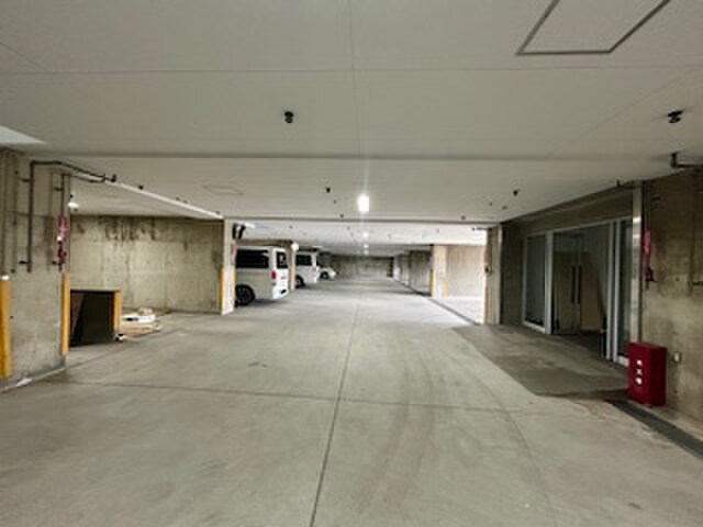 物件外観写真4　(駐車場)