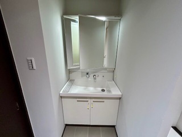 物件内観写真11　(洗面)